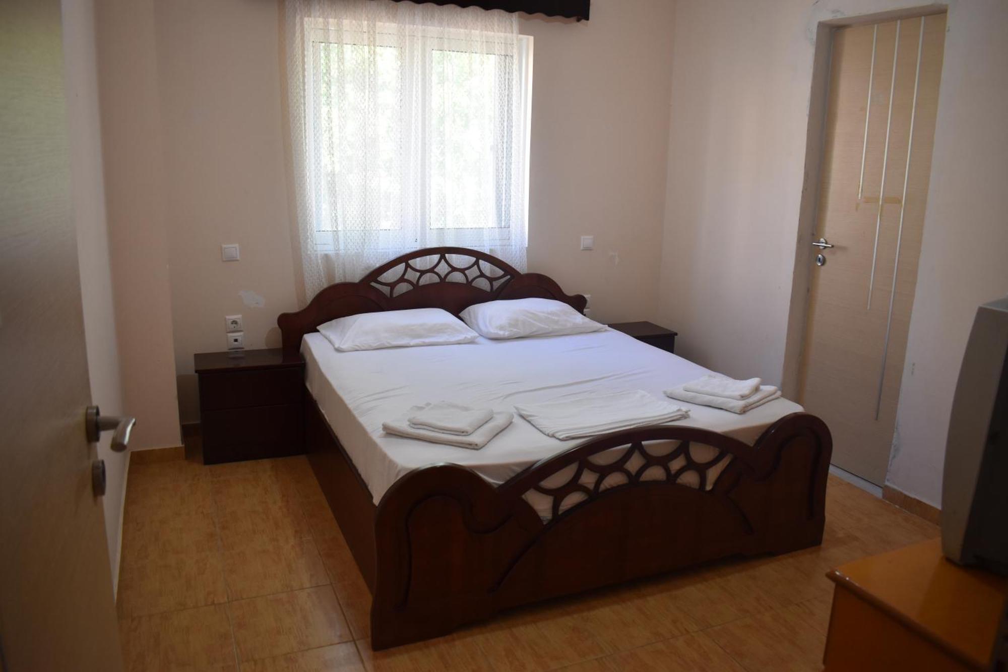 Anastasias Apartments Sarandë Exteriör bild