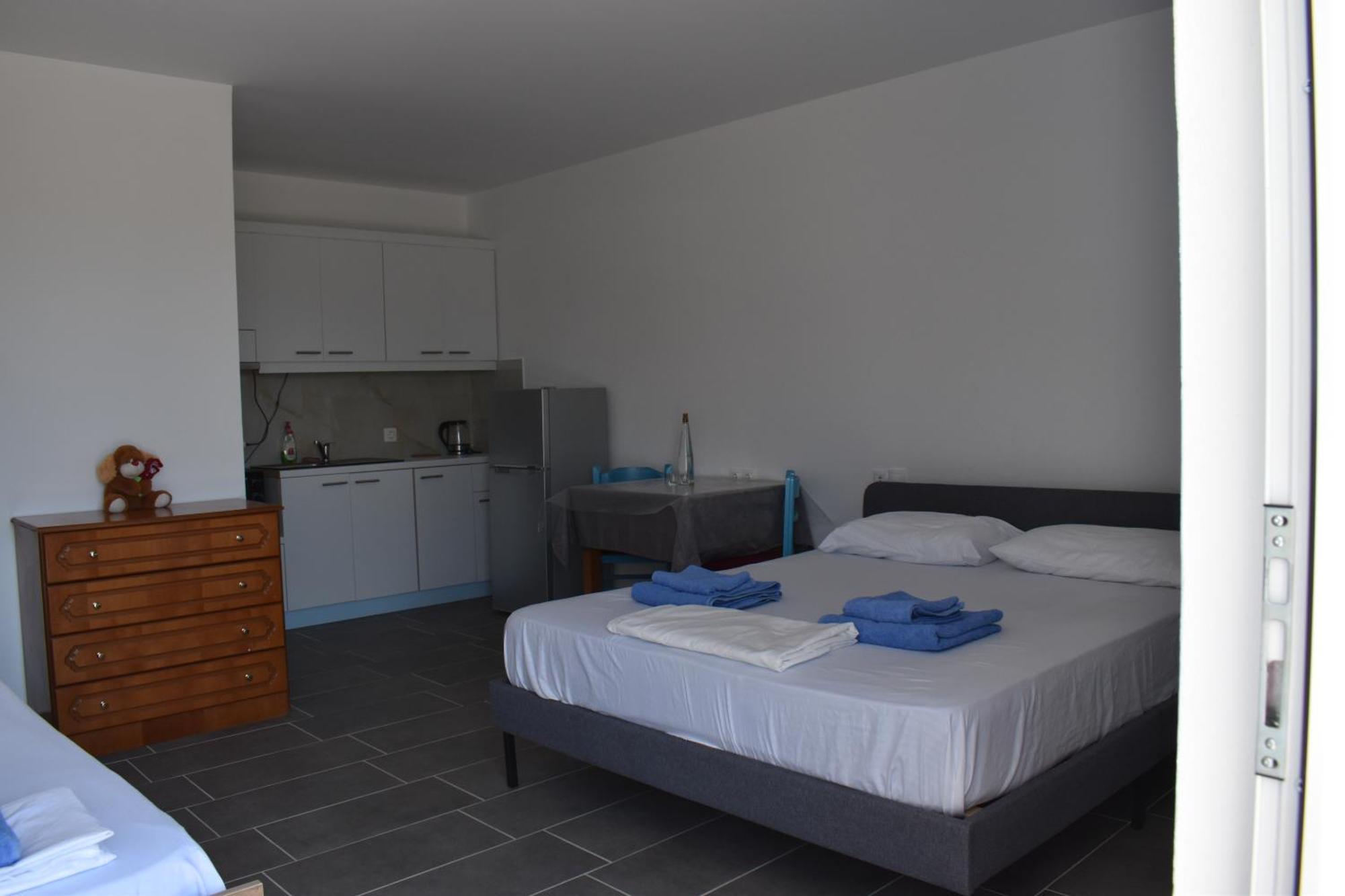 Anastasias Apartments Sarandë Exteriör bild